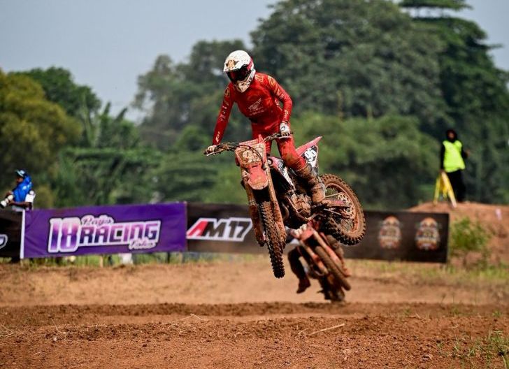 Photo of Valrossi Bersinar di MX2 Kejurnas Motocross 2026, Honda CRF250R Jadi Andalan