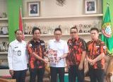 Photo of Pemuda Pancasila Pontianak Siap Jadi Mitra Strategis Pemkot, Serahkan Program Kerja ke Wali Kota