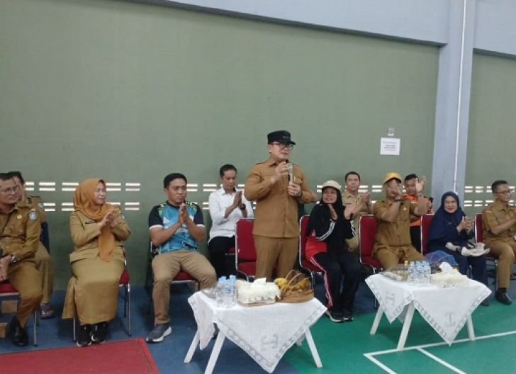 Photo of Sujiwo Buka Turnamen Bulutangkis Antar-OPD