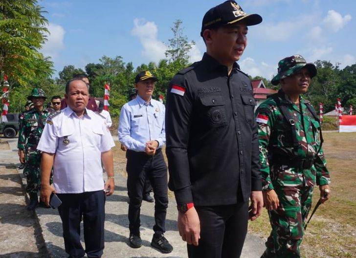 Photo of Ratusan Warga Sambut Hangat Pembukaan TMMD Reguler Perbatasan ke-129 di Desa Ulak Pauk