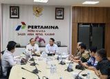 Photo of Datangi PT Pertamina Patra Niaga, Bupati Ketapang Perjuangkan Tambahan Kuota BBM dan LPG