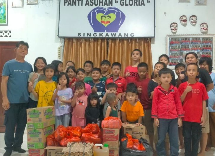 Photo of Pengusaha SPBU di Singkawang Bagikan Sembako dan Santunan ke Panti Asuhan Gloria