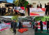 Photo of Kepedulian Tanpa Henti, Brimob Kalbar Terus Gelar Jumat Berbagi