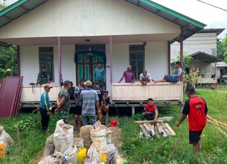 Photo of Satgas TMMD dan Warga Bergotong Royong Wujudkan Rumah Layak Huni