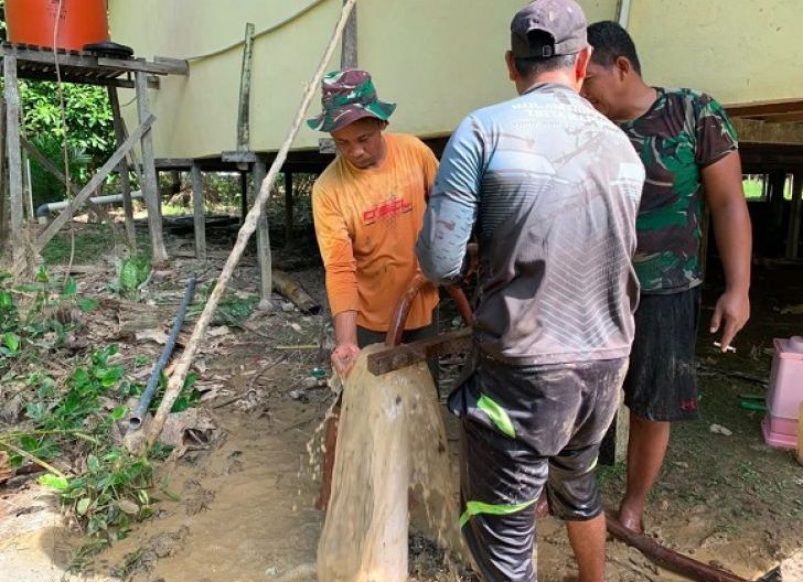 Photo of Sumur Bor TMMD Sukses, Warga Belatung Sambut dengan Penuh Syukur 