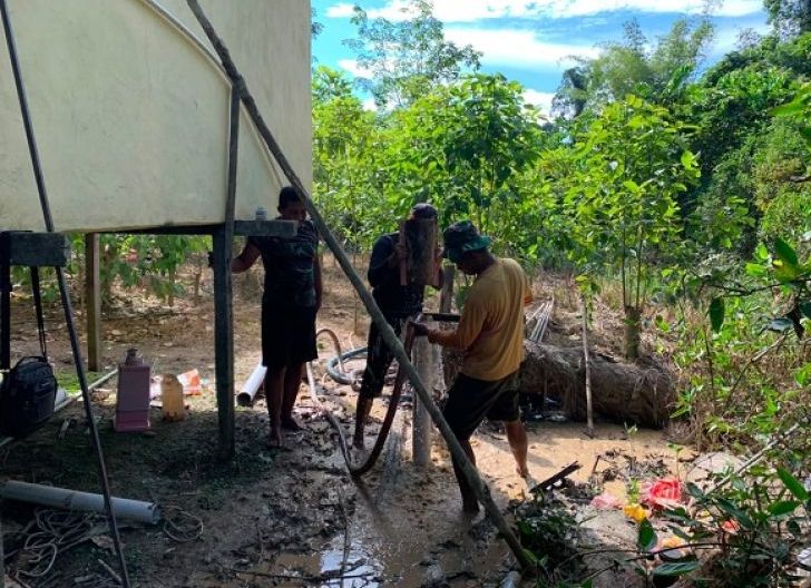 Photo of Penantian Berakhir, Sumur Bor TMMD ke-129 Akhirnya Keluarkan Air 