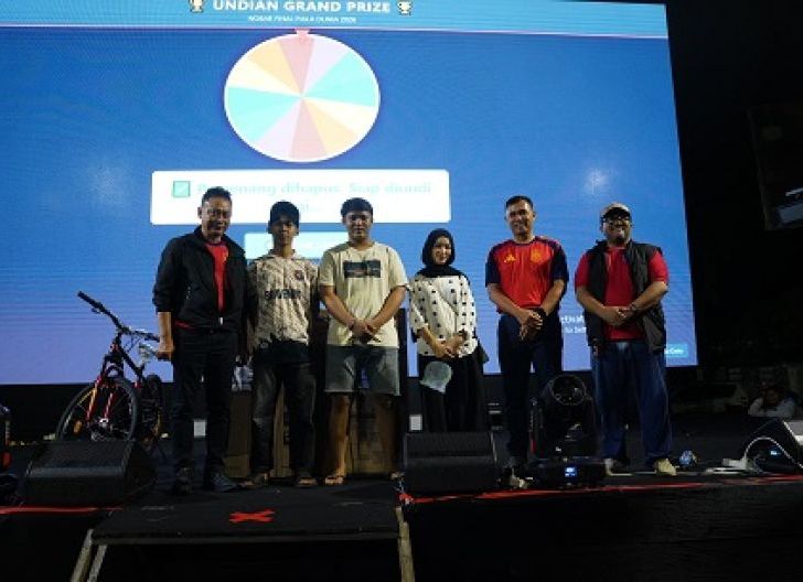 Photo of Pangdam XII/Tpr Membaur Bersama Ribuan Warga Pontianak Nobar Final Piala Dunia 2026