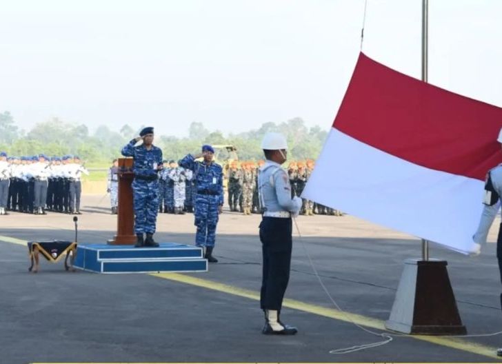 Photo of Tegaskan Komitmen Perkuat Pertahanan Udara, Danlanud Supadio Pimpin Upacara 17-an