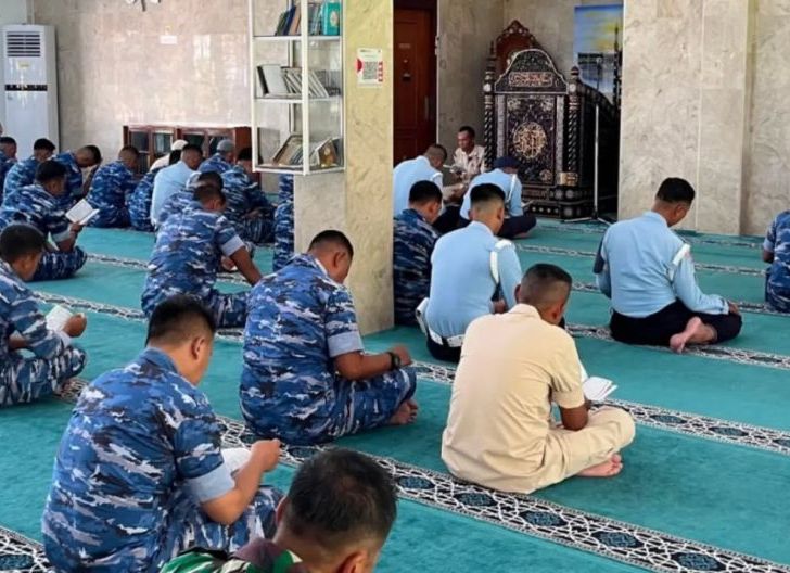 Photo of Menguatkan Iman dan Pengabdian, Lanud Supadio Gelar Doa Bersama Hari Bakti TNI AU ke-79