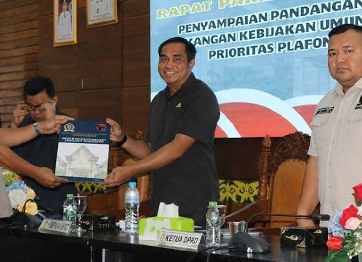 Photo of Fraksi PDI P Minta Infrastruktur Jadi Prioritas APBD 2027, Pemkab Melawi Pastikan Pembangunan Bertahap