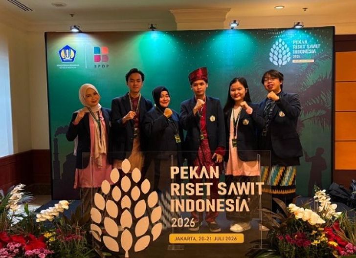 Photo of Tim Mahasiswa Farmasi FK UNTAN Raih Juara 1 Lomba Riset Sawit Nasional BPDP
