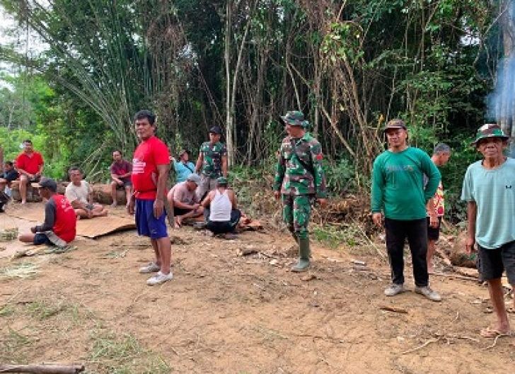 Photo of Kehadiran Satgas TMMD di Ritual Adat Perkuat Semangat Gotong Royong 