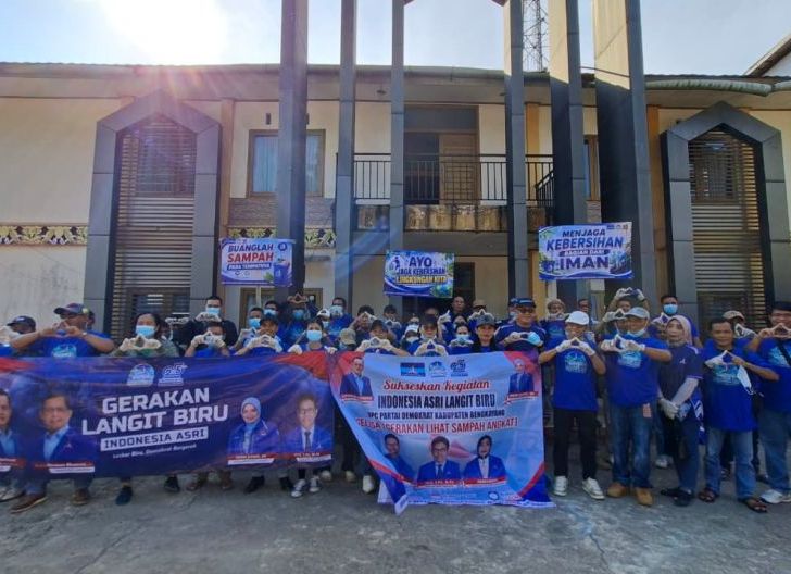 Photo of Demokrat Bengkayang Galakkan Gerakan Langit Biru Bangun Budaya Peduli Lingkungan
