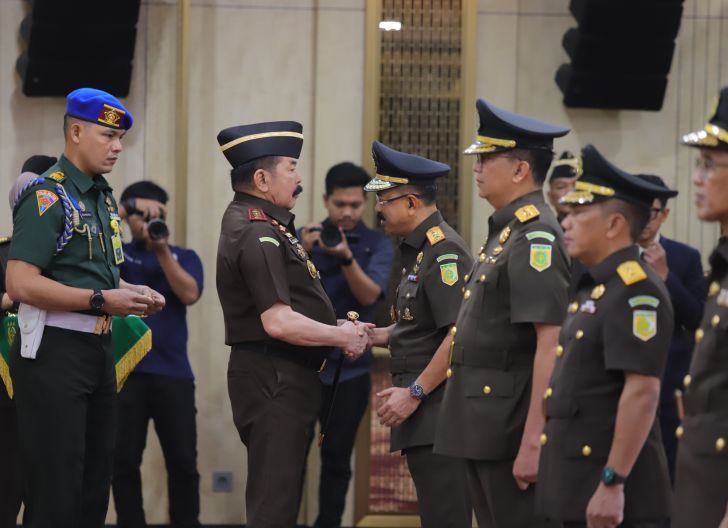 Photo of Burhanuddin Lantik Pejabat Utama Kejaksaan Agung, Ingatkan Pesan Jaga Soliditasdan Perkuat Marwah Institusi
