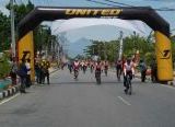 Photo of Tempuh Jarak 160 Kilometer, Danrem 121/Abw Ikuti Gowes Tour de Singkawang dalam Rangka HUT ke-68 Kodam XII/Tanjungpura