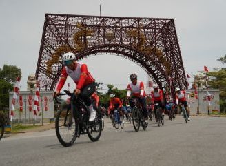 Satu Kayuhan Jalin Kebersamaan: Kodam XII/Tpr Sukses Gelar Tour De Singkawang