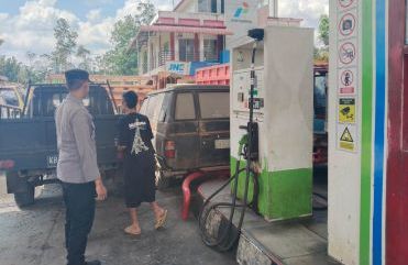 Patroli BBM di Tayan Hulu Pastikan Pasokan Aman, Polsek Tegaskan Tak Ada Panic Buying di SPBU