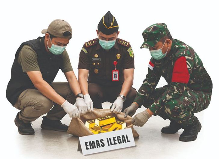 Photo of Dugaan Perampasan 1,6 Kilogram Emas di Sekadau, Oknum Media, TNI dan Kejari Dikabarkan Terlibat, Kejari Bantah Ada Perampasan, Polisi Dalami Dugaan Perampasan