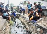Photo of Pemkab Kubu Raya Gelar Clean Up Action, Yon Parako 466 Pasgat Tunjukkan Sinergi Terbaik dengan Terlibat Aktif