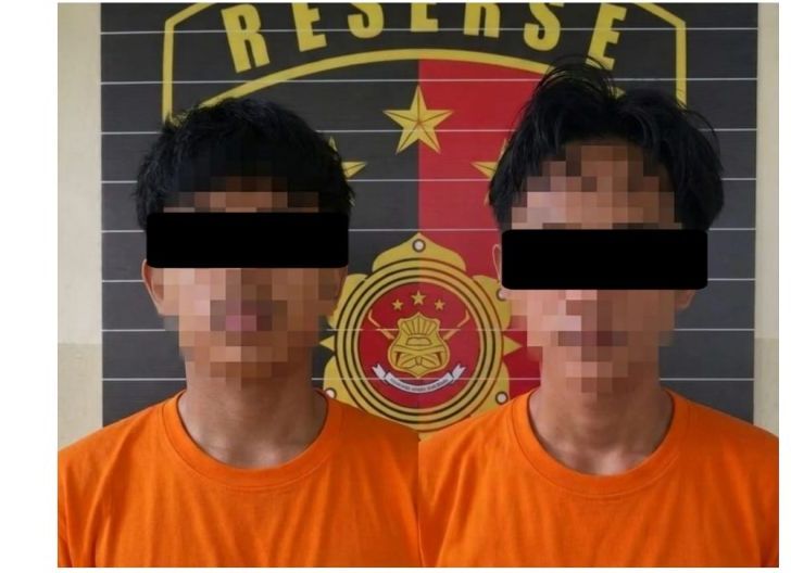 Photo of Polisi Singkawang Amankan Dua Terduga Pelaku Pencurian Puluhan Besi Holo