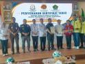 Kejaksaan Bersama BPN Singkawang Serahkan Sertifikat Rumah Ibadah dan Pemakaman