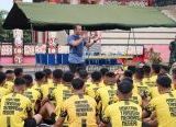 Photo of Jaga Fisik Dan Kebersamaan Danrem 121/Abw Olahraga Lari Sore Bersama Para Prajurit Yonif TP 833/Bumi Daranante