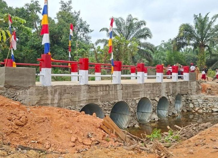 Photo of Akses Warga Dusun Sami Kini Makin Lancar, Jembatan Hasil Karya Bakti Kodam XII/Tpr Tuntas 100 Persen