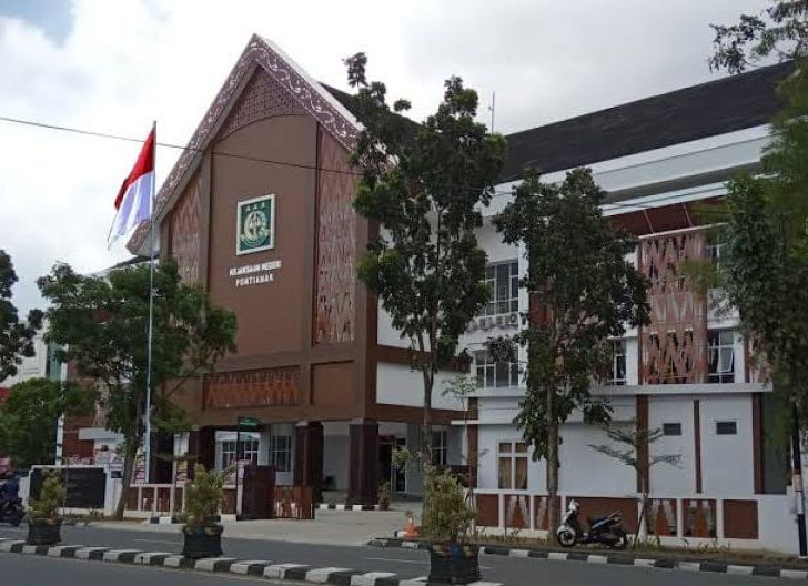 Photo of Tiga Bulan Pascapraperadilan, Labpolhum Desak Kejari Pontianak Percepat Kasus Dana Hibah Pilkada 2026
