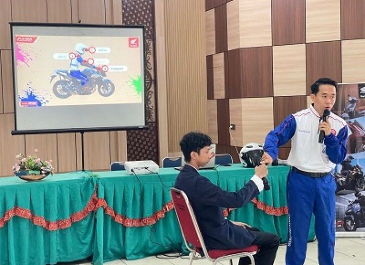 Photo of Sambut HUT Ke-81 Republik Indonesia, Astra Motor Kalbar Kampanyekan Berkendara Aman Melalui Semangat Cari Aman 