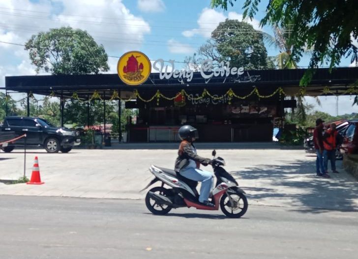 Photo of Bayang-Bayang Alih Fungsi, Nasib RTH Taman Sekayam Sanggau di Balik Weng Coffee