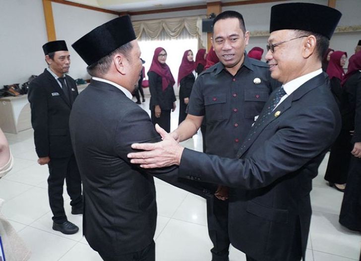 Photo of Edi Kamtono Dorong Pelayanan Publik Lebih Responsif, Penyegaran Organisasi Pemkot Pontianak