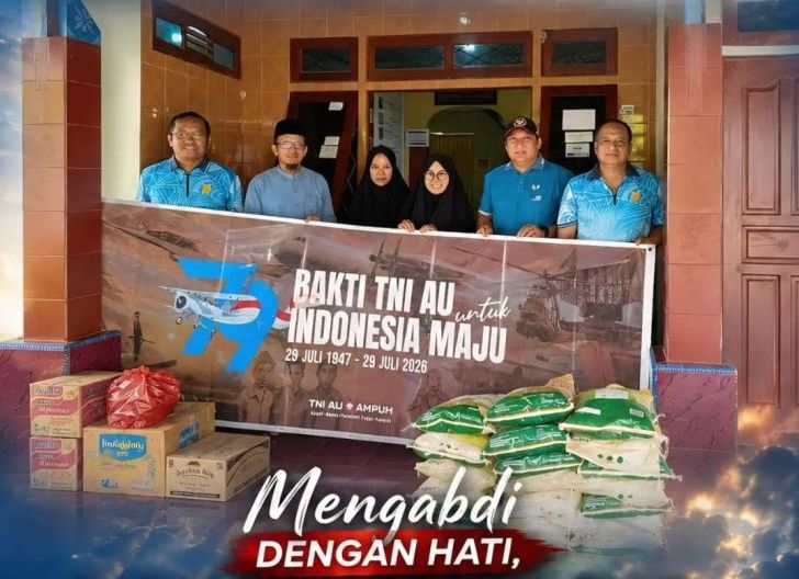 Photo of Mengabdi dengan Hati, Lanud Supadio Berbagi Kebahagiaan Bersama Anak Yatim