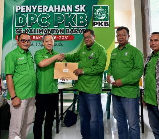 DPP PKB Serahkan SK DPC PKB se-Kalbar, Mulyadi Tawik: Segera Perkuat Konsolidasi dan Tingkatkan pengabdian ke Masyarakat