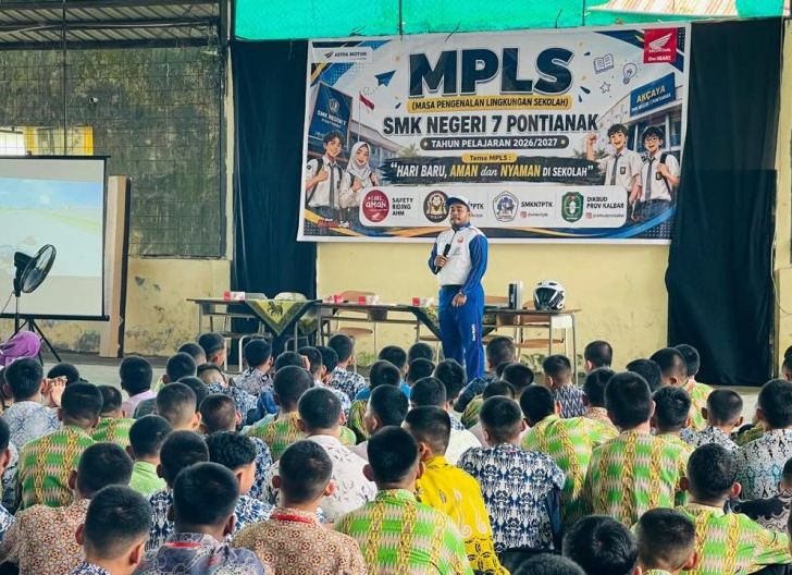 Photo of Astra Motor Kalbar Hadir di MPLS SMKN 7 Pontianak untuk Bekali Keahlian Berkendara Aman Melalui Safety Riding Education