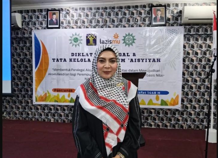 Photo of Jadi Pemateri Diklat Paralegal dan Tata Kelola Posbakum Aisyiyah Kalbar, Eka Nurhayati Tekankan Pentingnya Pendampingan Hukum bagi Kelompok Rentan