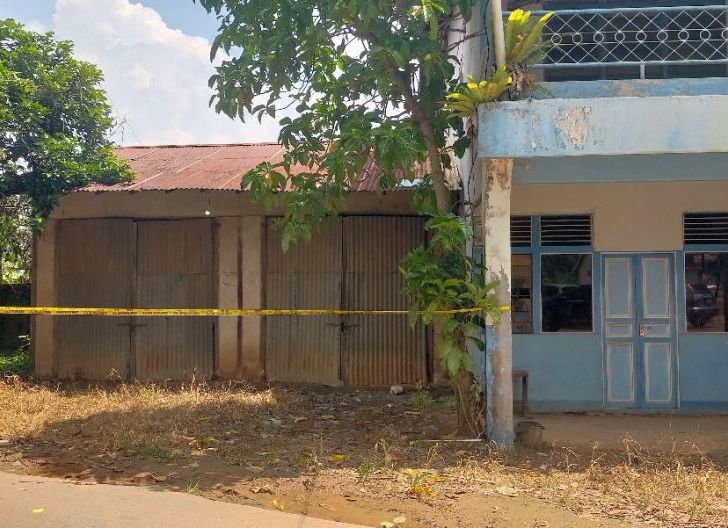 Photo of Ditemukan Luka Tembak di Dada, Polres Singkawang Selidiki Kematian Pria di Jalan Kopisan
