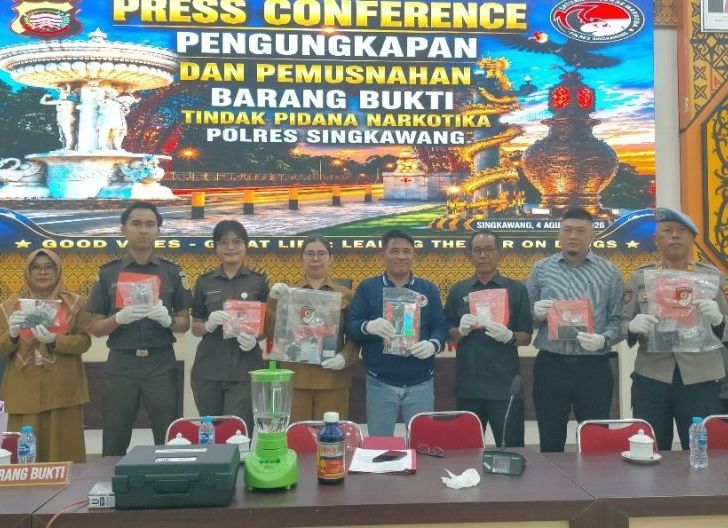 Photo of Satresnarkoba Polres Singkawang Musnahkan Narkotika Jenis Sabu dan Ekstasi