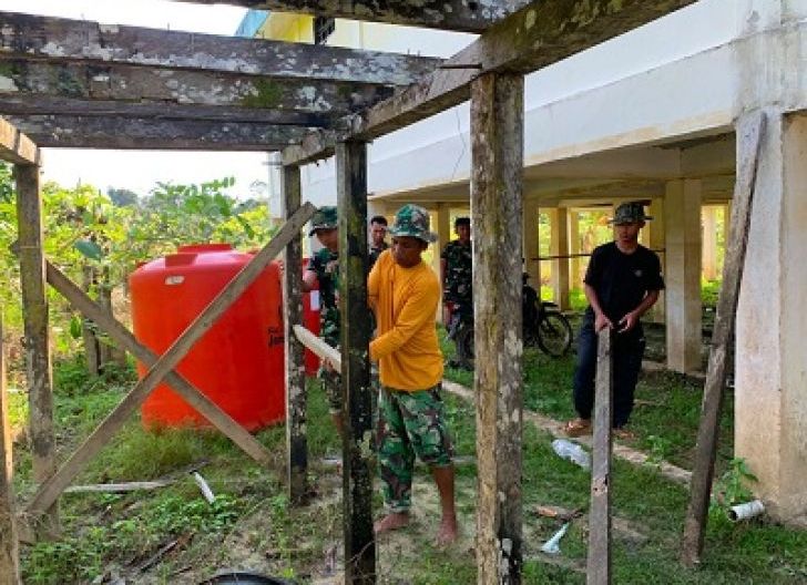 Photo of Gotong Royong TNI dan Warga Bangun MCK Masjid Al-Hidayah, Wujudkan Sanitasi Layak di Perbatasan 