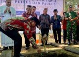 Photo of Sujiwo Resmikan Dimulainya Pembangunan Gereja Santo Petrus dan Paulus Desa Kapur
