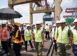 Photo of Kasdam XII/Tpr Hadiri Pelepasan Ekspor Alumina PT. ICA di Pelabuhan Dwikora