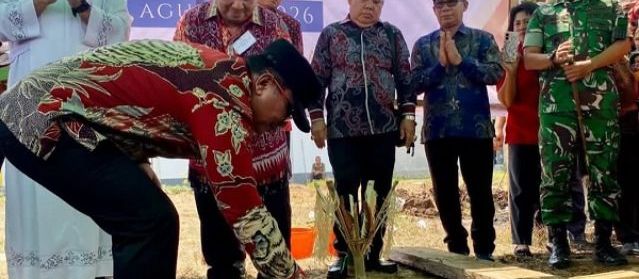 Sujiwo Resmikan Dimulainya Pembangunan Gereja Santo Petrus dan Paulus Desa Kapur