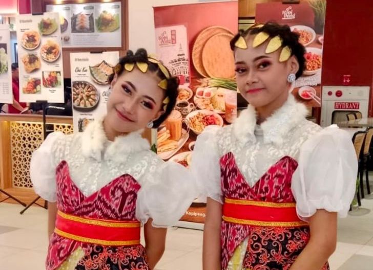 Photo of Si Kembar Asal Pontianak Tampil di Istana Negara, Bawa Harum Nama Kalbar di HUT ke-81 RI