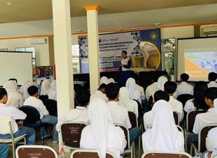 Photo of Pelajar SMKN 1 Pontianak Antusias Ikuti Safetu Riding Education untuk Perkuat Edukasi Generasi Muda