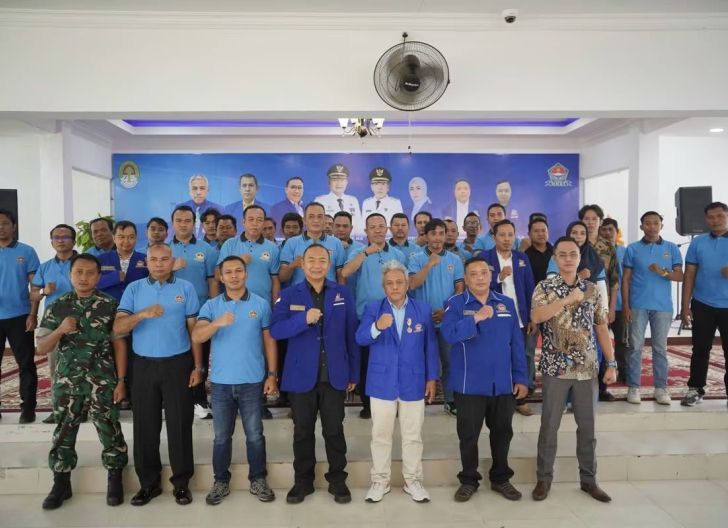 Photo of DPC HNSI Ketapang Resmi Dilantik, Bupati Tegaskan Komitmen Kolaborasi dan Fasilitasi Aspirasi Nelayan
