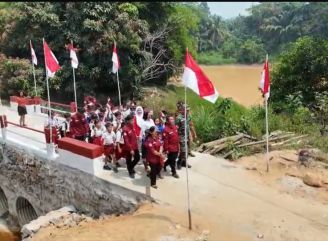 Jembatan Armco Bencal Hadirkan Akses Baru, Bukti Kepedulian TNI untuk Warga Ambarang
