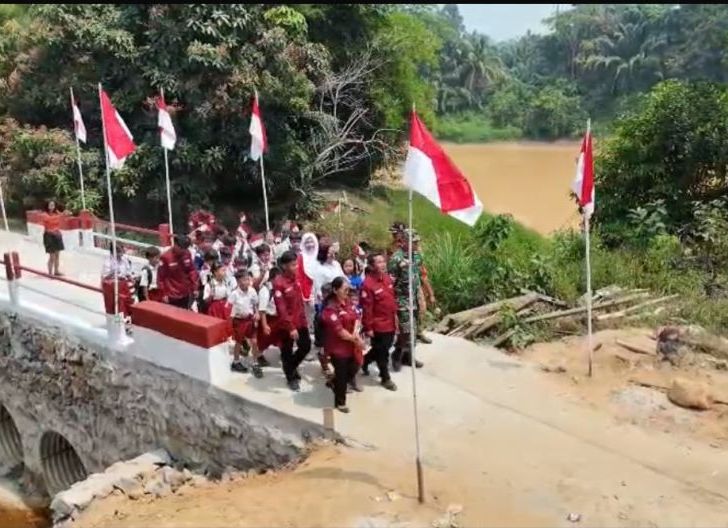 Photo of Jembatan Armco Bencal Hadirkan Akses Baru, Bukti Kepedulian TNI untuk Warga Ambarang