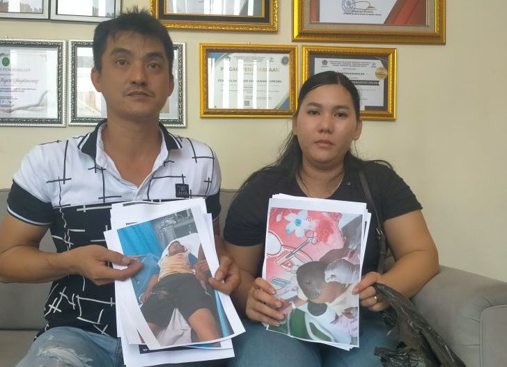 Photo of Sidang Perdana Kasus Penganiayaan Dengan Menggunakan Palu, Keluarga Korban Minta Pelaku di Hukum