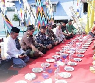 Sekda Ketapang Hadiri Acara Robo-robo di Kelurahan Kauman
