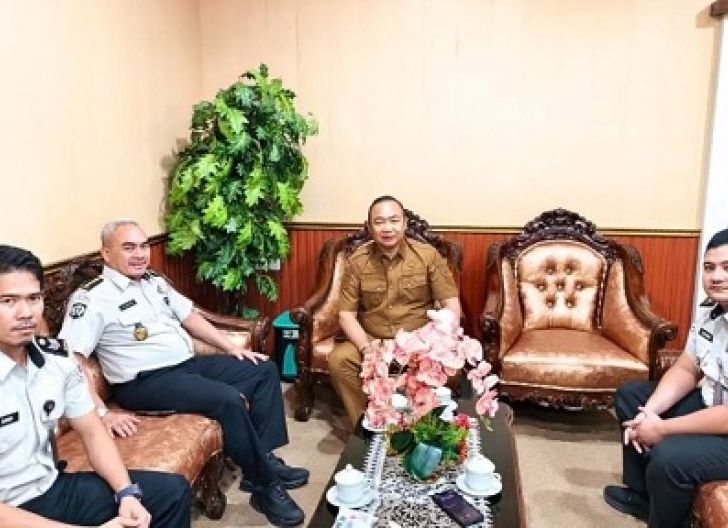 Photo of Bupati Terima Audiensi Plt Kalapas Ketapang