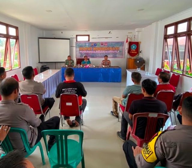 Cegah Karhutla, Polsek Tayan Hulu Perkuat Deteksi Dini dan Sinergi Lintas Desa